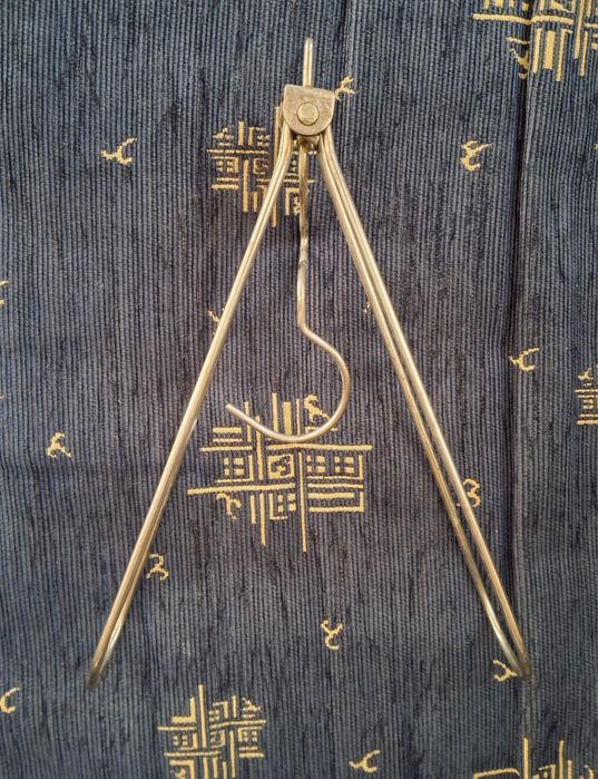 Стари дървени и метални закачалки  16бр.