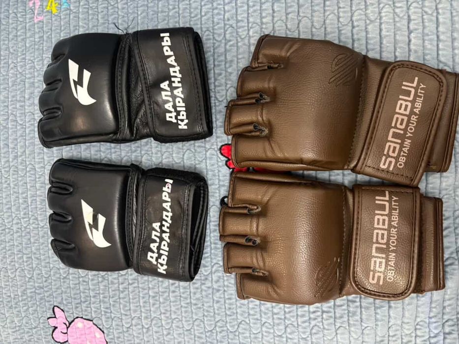перчатки и шлемм