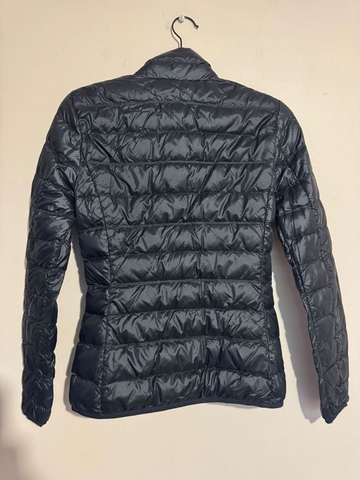 Дамско яке Emporio Armani.