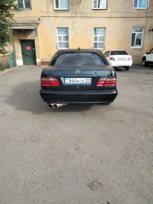 Продам Мерседес Бенц 210