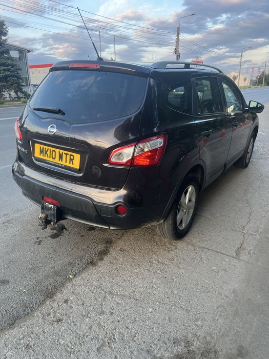Nissan Qashqai +2 2010