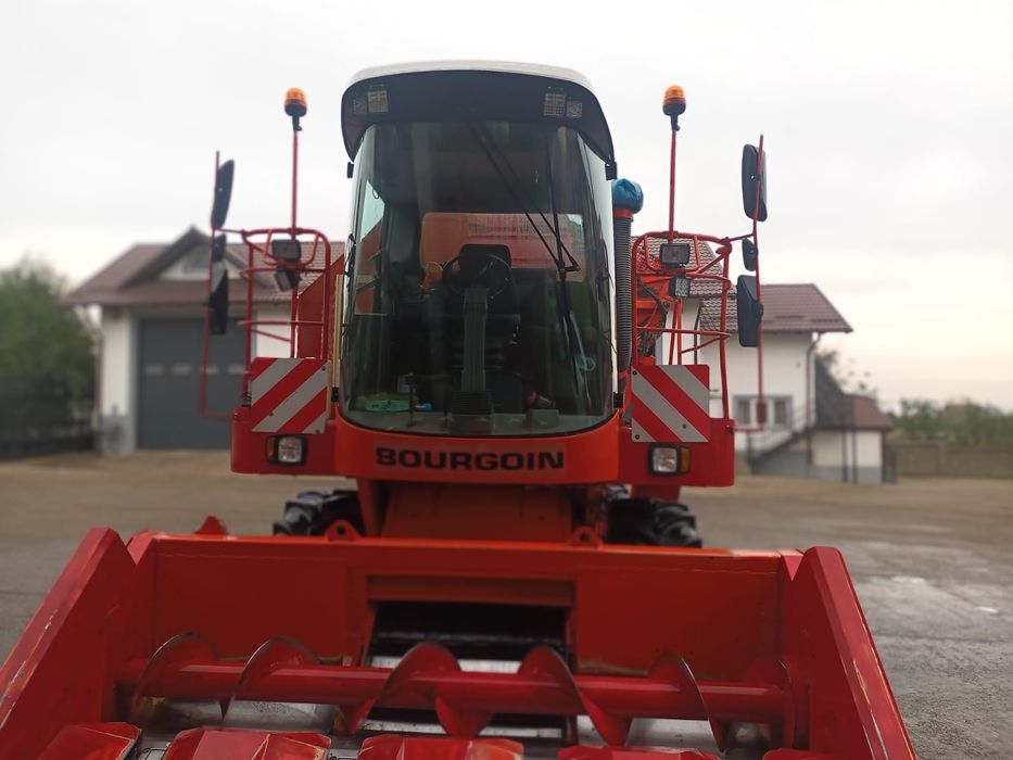 Combina Bourgoin pret nou 87000 €