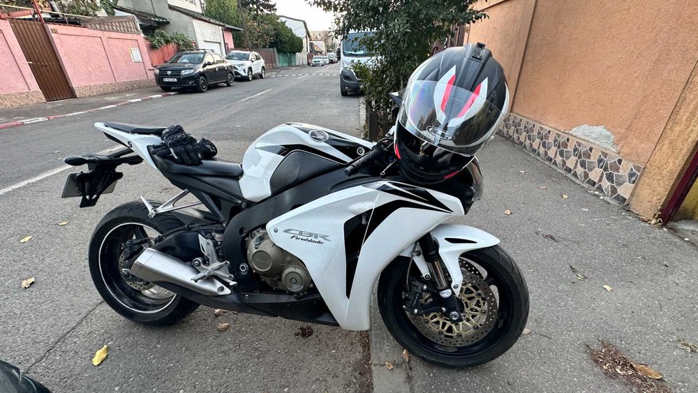 Honda CBR 1000 RR 2009-rulaj 23000 km, stare f bună