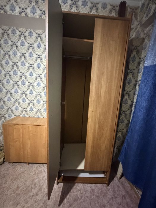 Отдам даром диван, шкаф платяной, стенку