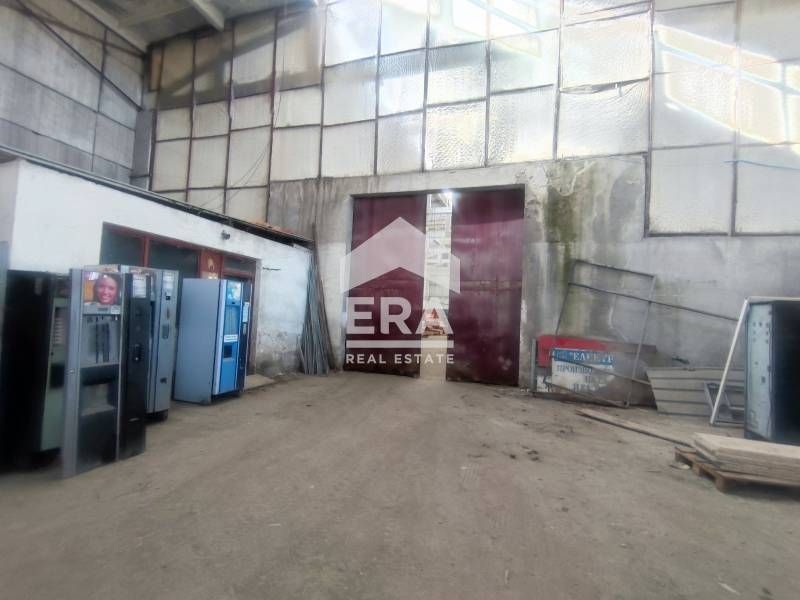 Дава се под наем Промишлена сграда в Хасково, Овчарски - 720 кв.м за 2203.2 € - Снимка #2