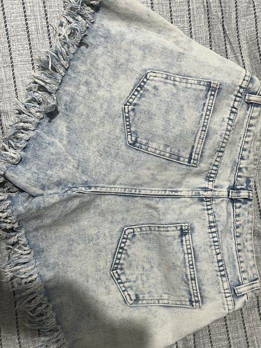 Популярные джинсовые шорты