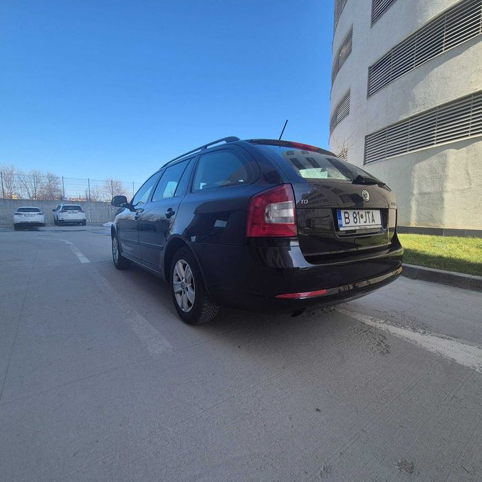 SKODA Octavia 2012 — imagine 4