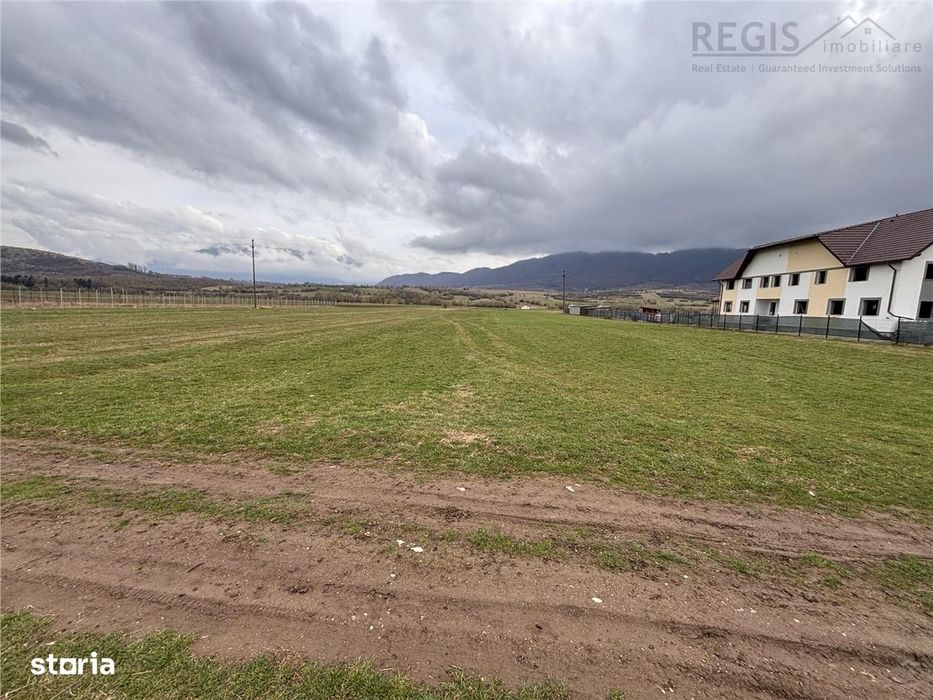 Teren constructii, 2396mp, front 19ml-Zarnesti