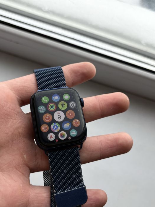 продам apple watch 6 44mm
