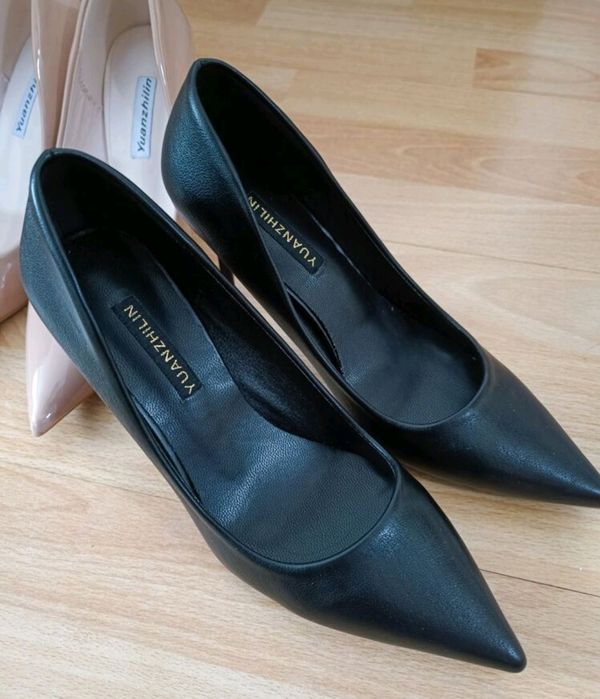 Два чифта нови дамски обувки на ток номер 34