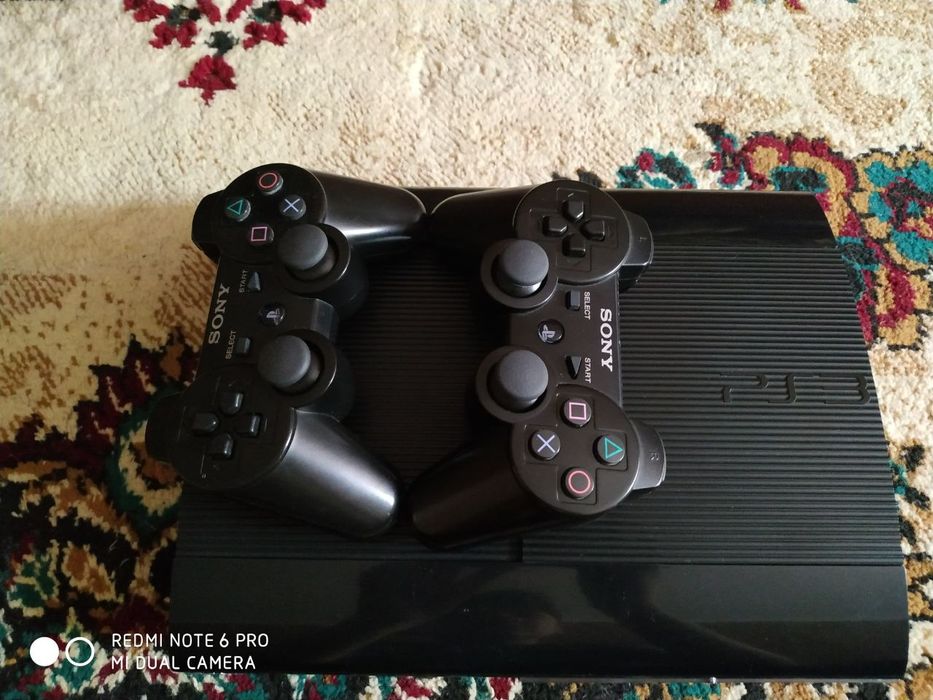 Playstation 3 alo halotta ichida 20-25 uyini bor 2 joystick