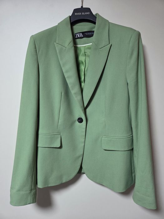 Сако ZARA в модерния зелен цвят