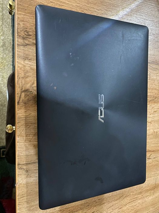 Компьютер Asus..