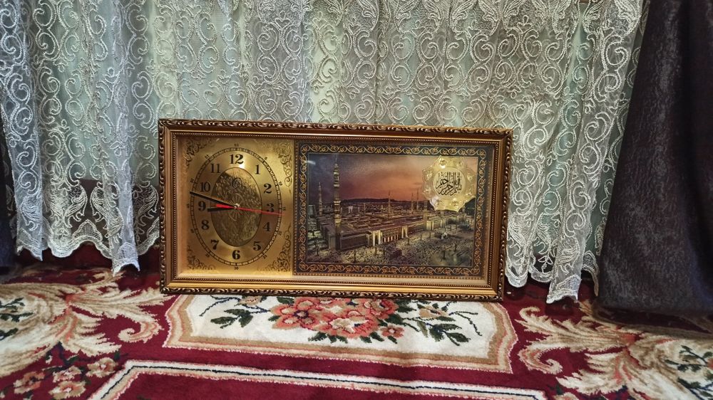 Продаётся настенные часы