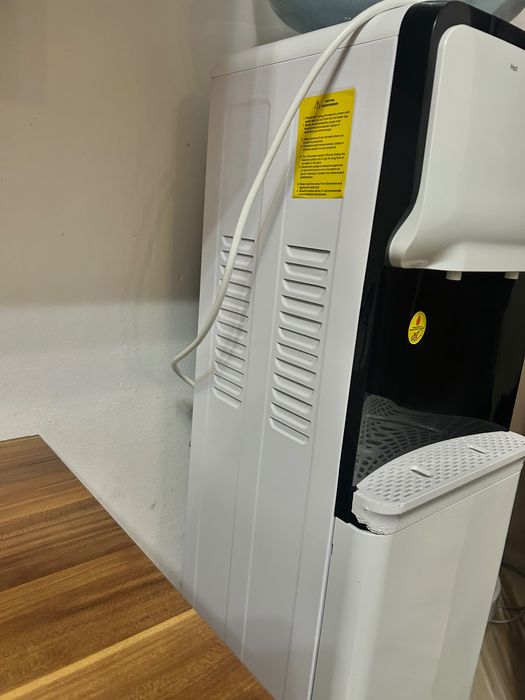 Диспенсър за вода