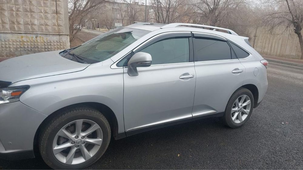 Продам машину Lexus RX 350