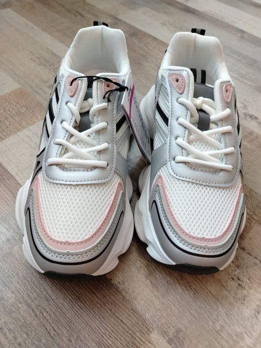 Дамски маратонки сникърси