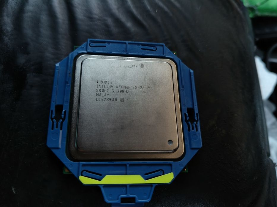 Серверный процессор Intel Xeon E5-2643