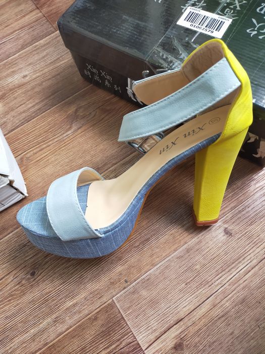 Босоножки новые 37 размер