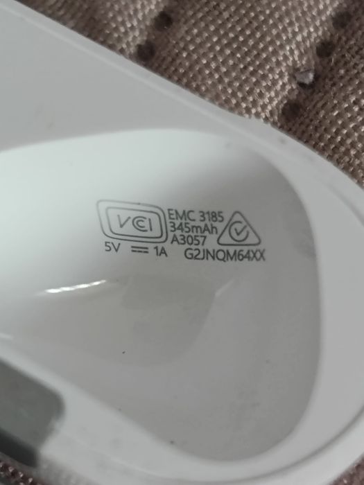 Vând căști airpods 4 cu ANC