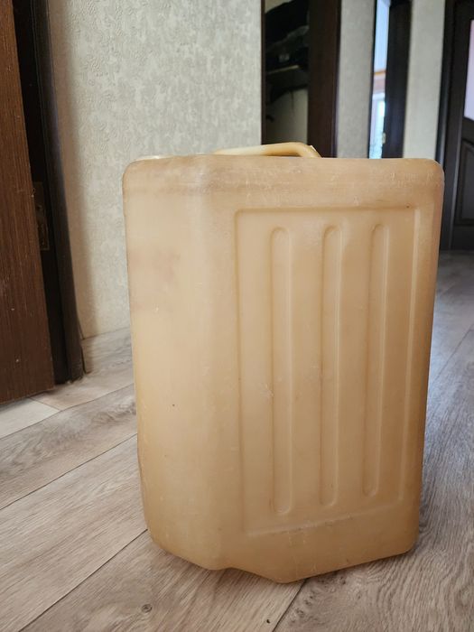 Продам пластиковую бочку