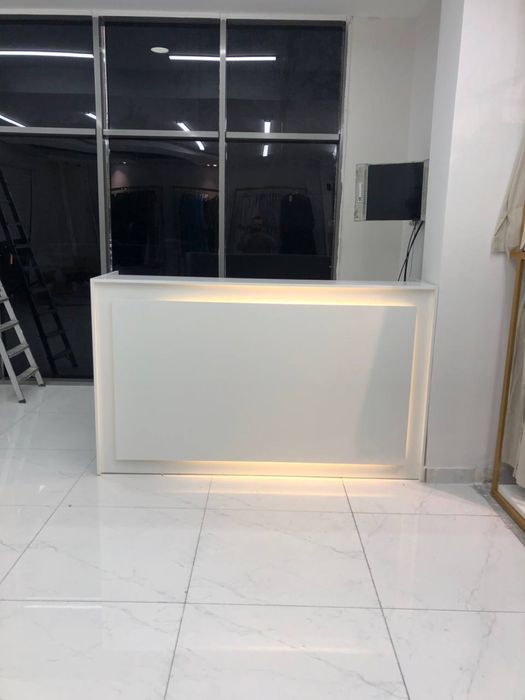 стойка ресепшн в клинику