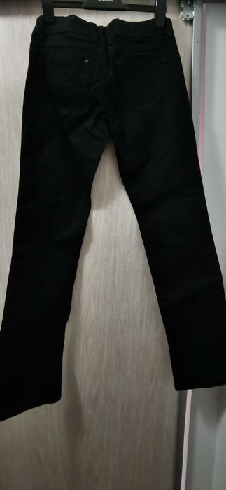 Vând 2 perechi de blugi clasici, negri, Esprit, 38 și 40, 70 lei/buc
