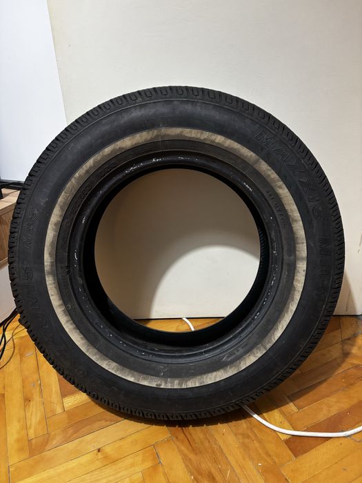 Doua anvelope Maxxis M+S, P205/70/R15