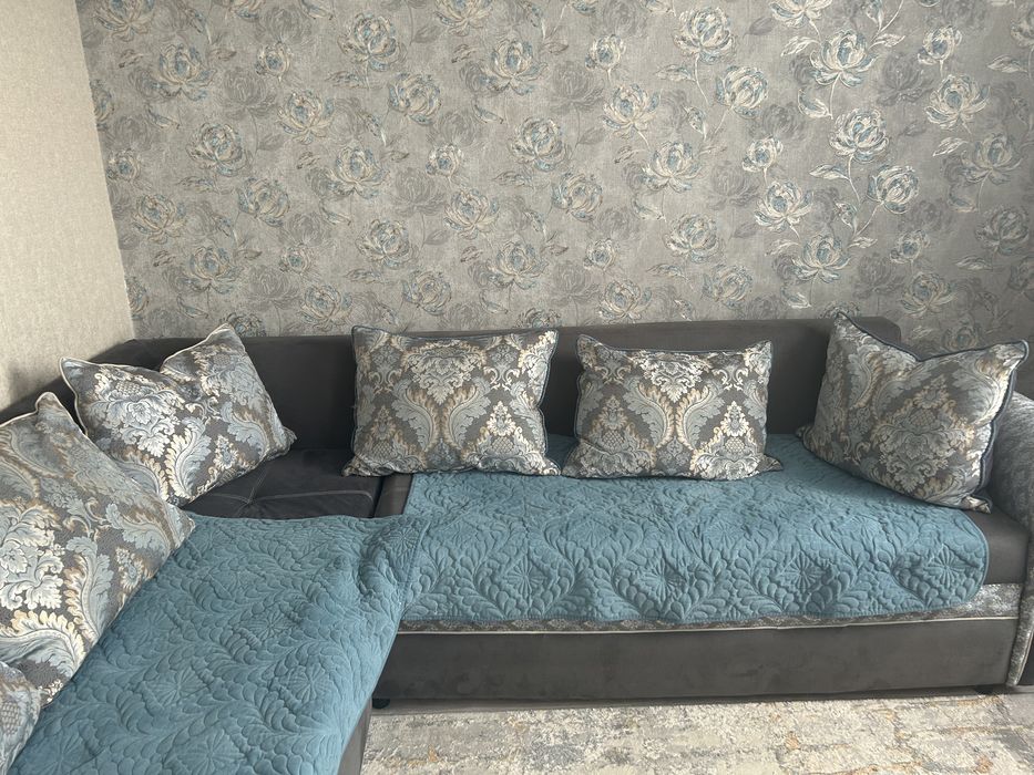 Продам диван угловой