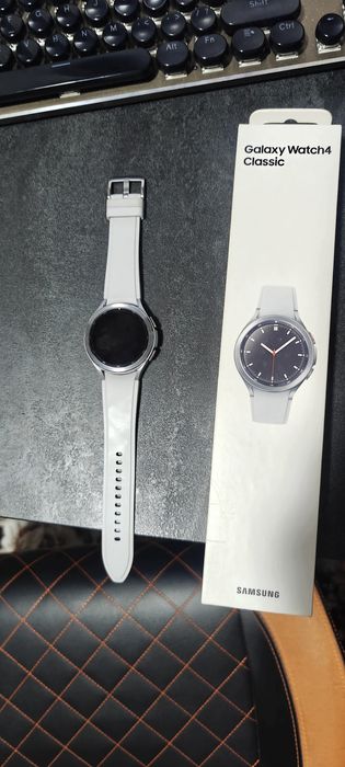 Samsung Galaxy watch 4 classic 44 mm