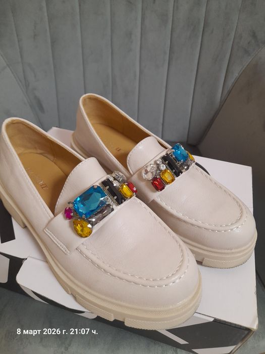 Дамски дрехи р-р S + обувки 37 номер