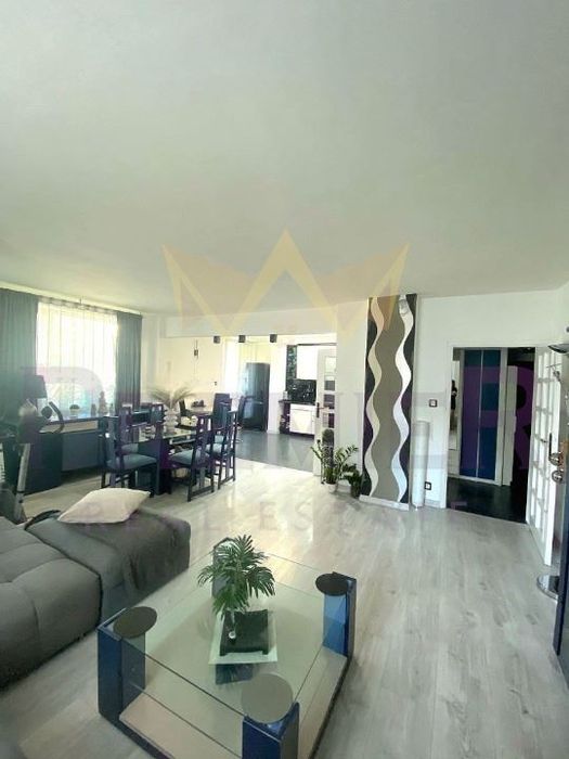 Продава се Тристаен апартамент в София, Бъкстон - 141 кв.м за 2341 €/кв.м - Снимка #4