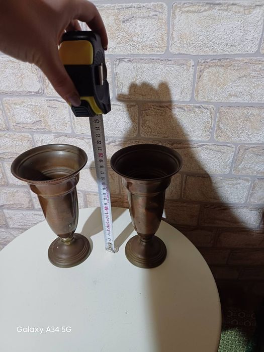 Два броя Английски вази