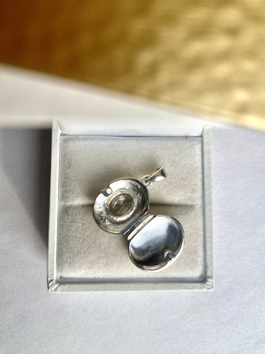 Pandantiv din argint cu zirconie pentru poze