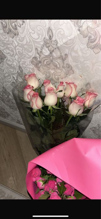 Цветы  розы 9 штук