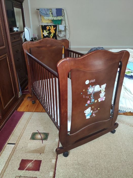 Детская кроватка