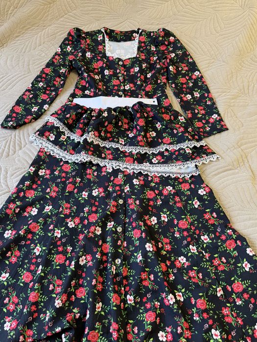 Красивое платье с баской