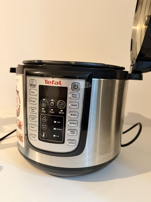 Oala sub presune electrica Tefal cu garantie un an