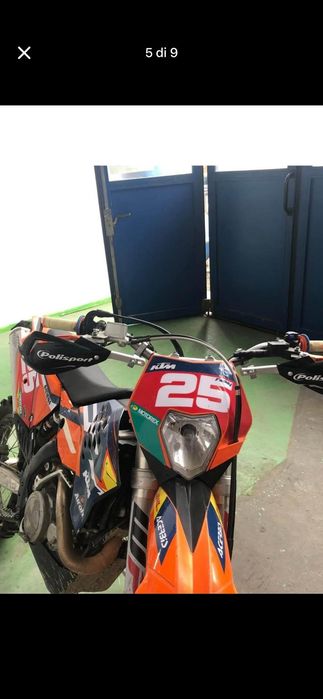 Vând o KTM 450, foarte puțin folosită.