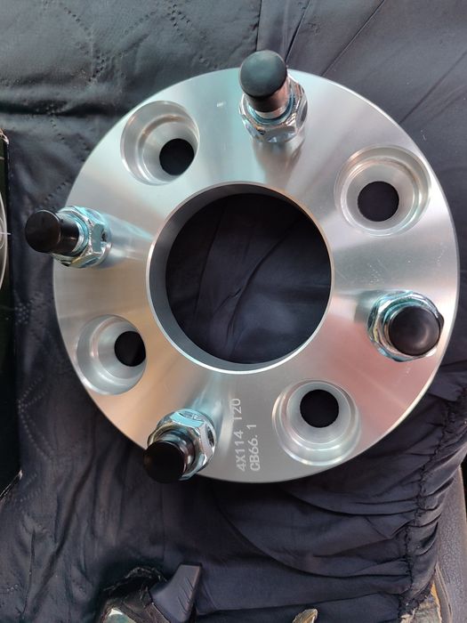 Продам проставки под диски 4*114.3