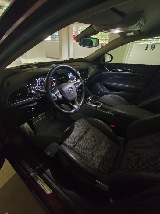 Vand Opel Insignia B 1.5 Turbo 165CP automata - HUD, Matrix LED, Bose audio, volan incalzit