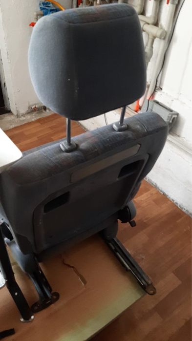 Продам сиденье от toyota picnic