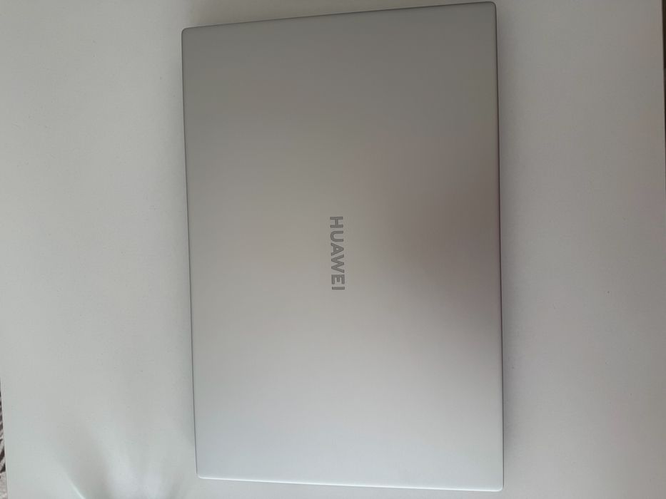 лаптоп Huawei MateBook D 15 в отлично състояние.