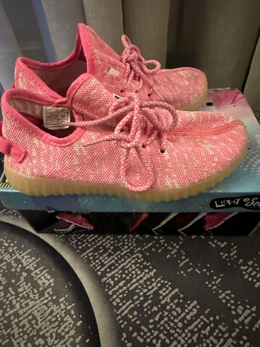 Кроссовки для девочек