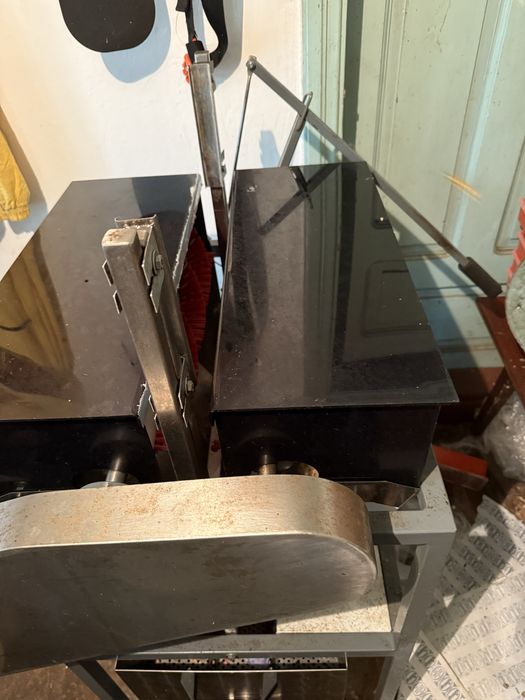 Разпечатваща машина за пчелни пити