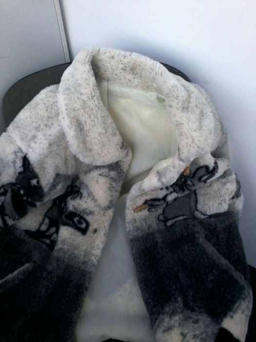 Vand haina de blana dama