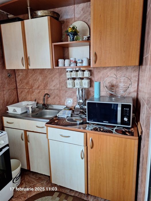 Garsoniera de închiriat.