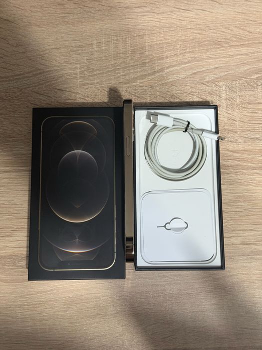 iPhone 12 Pro 256 КАТО НОВ!