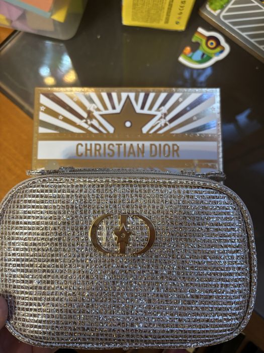 Dior - златист несесер/чанта