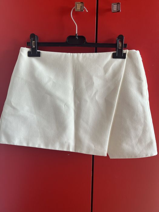 Бежова пола-панталон ZARA